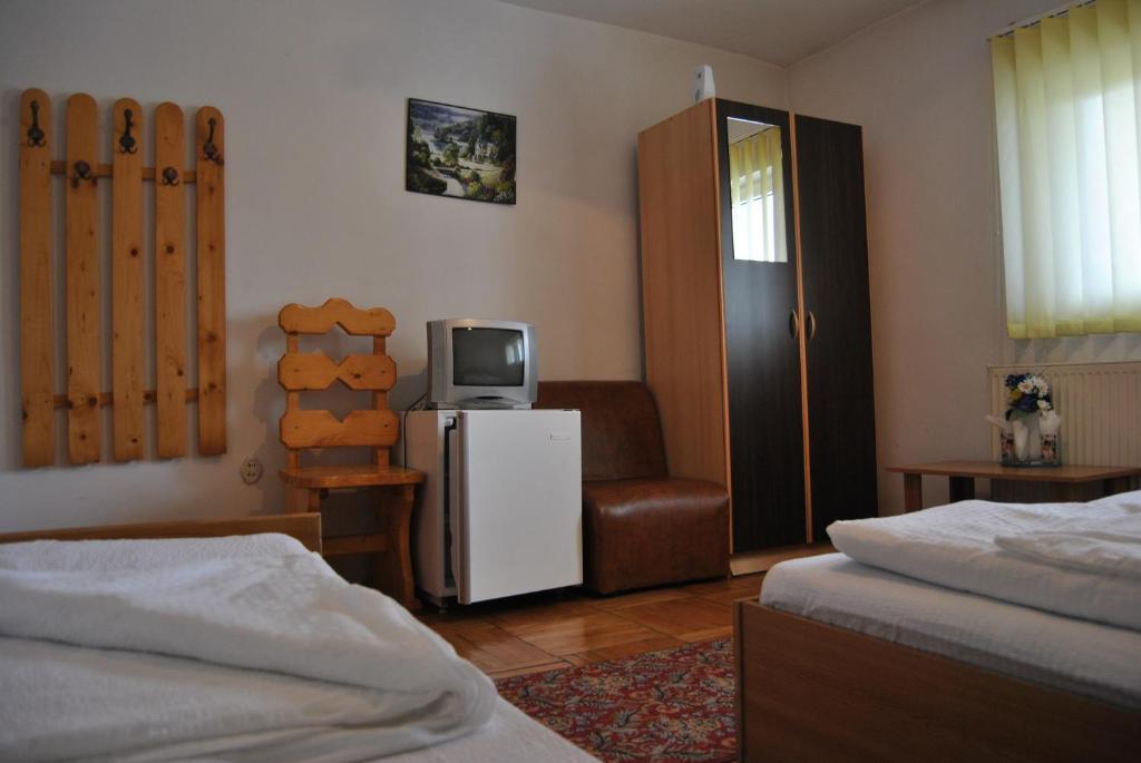 Cabana Popasul Haiducilor Petroşani Exterior foto